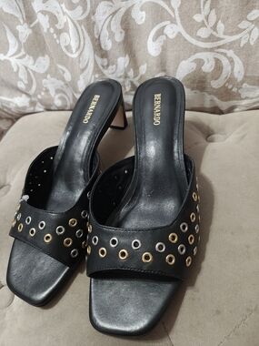 BERNARDO Cenza Mule Heel Black